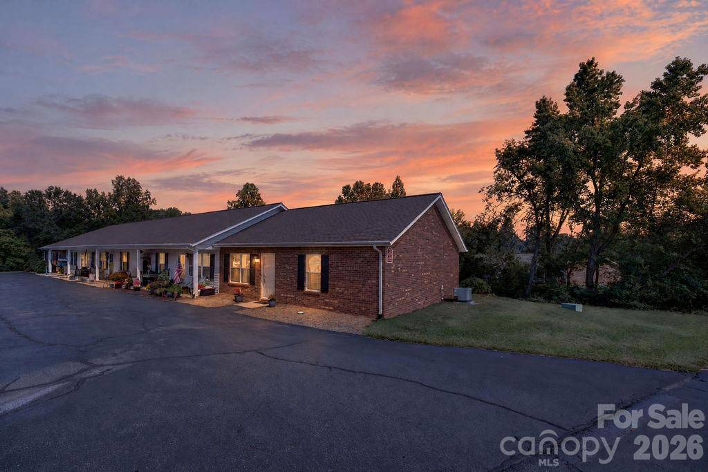 122 24th ST NW, Hickory, NC 28601