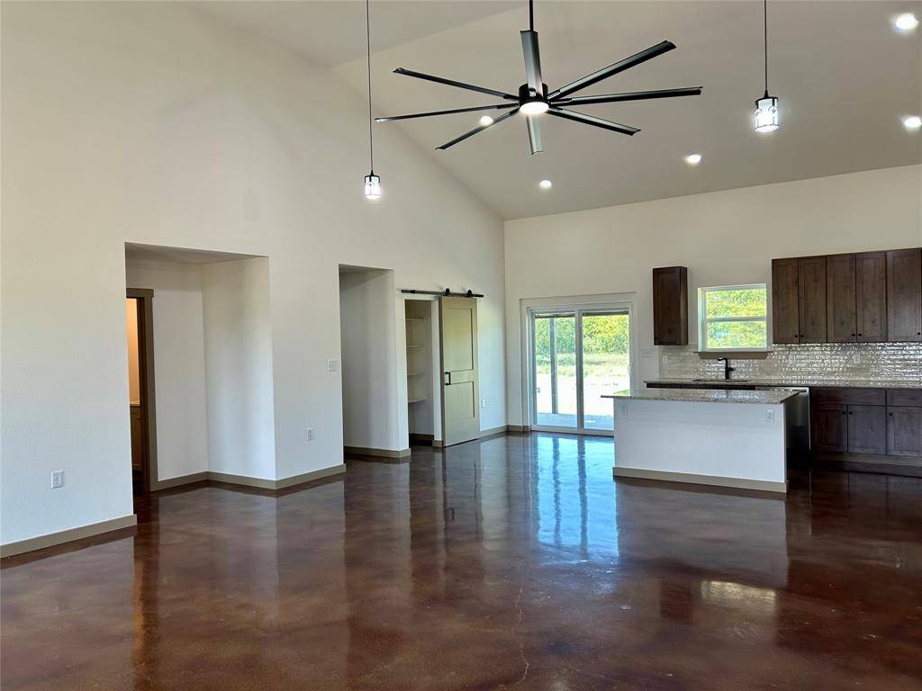 231 Hcr 1206, Blum, TX 76627