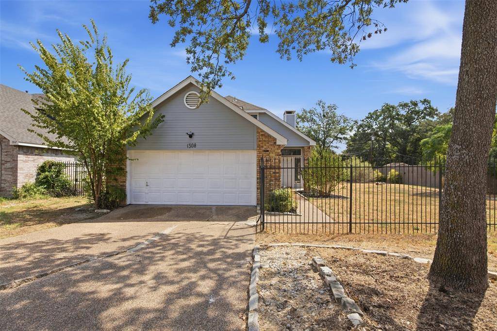 1308 Carver Lane, Irving, TX 75061