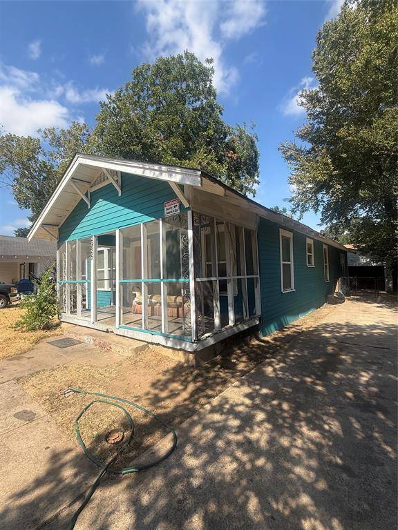 2925 Lenway Street, Dallas, TX 75215