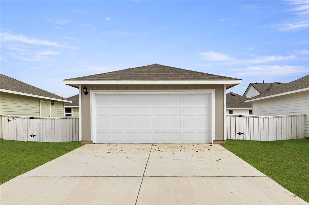 412 Hortus DR, Kyle, TX 78640