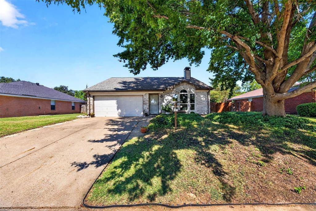 203 Briarglen Drive, Cedar Hill, TX 75104