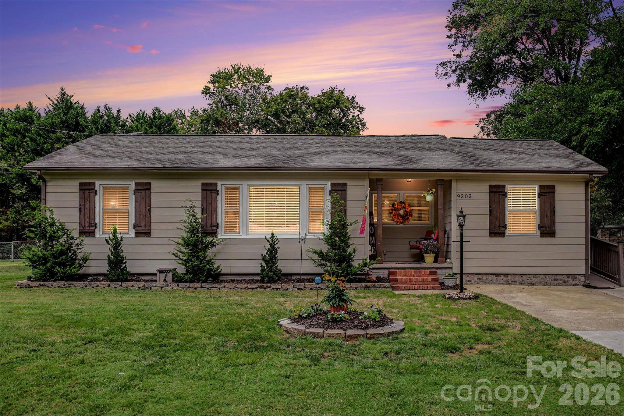 9202 Elgin DR, Charlotte, NC 28214