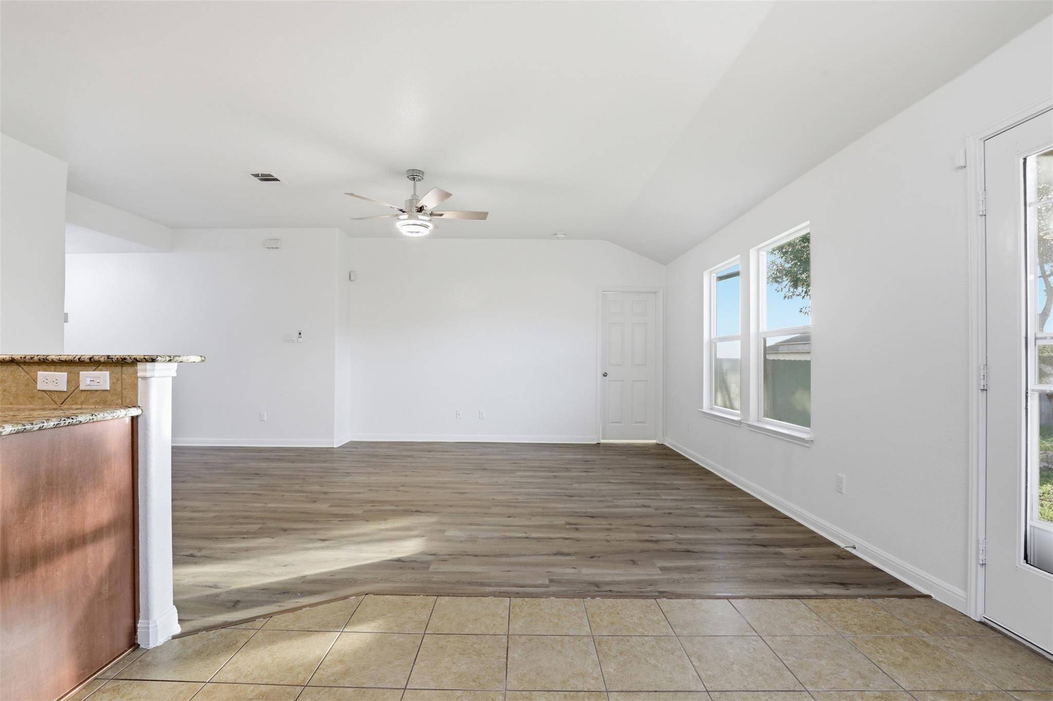 448 Nottingham LOOP, Kyle, TX 78640