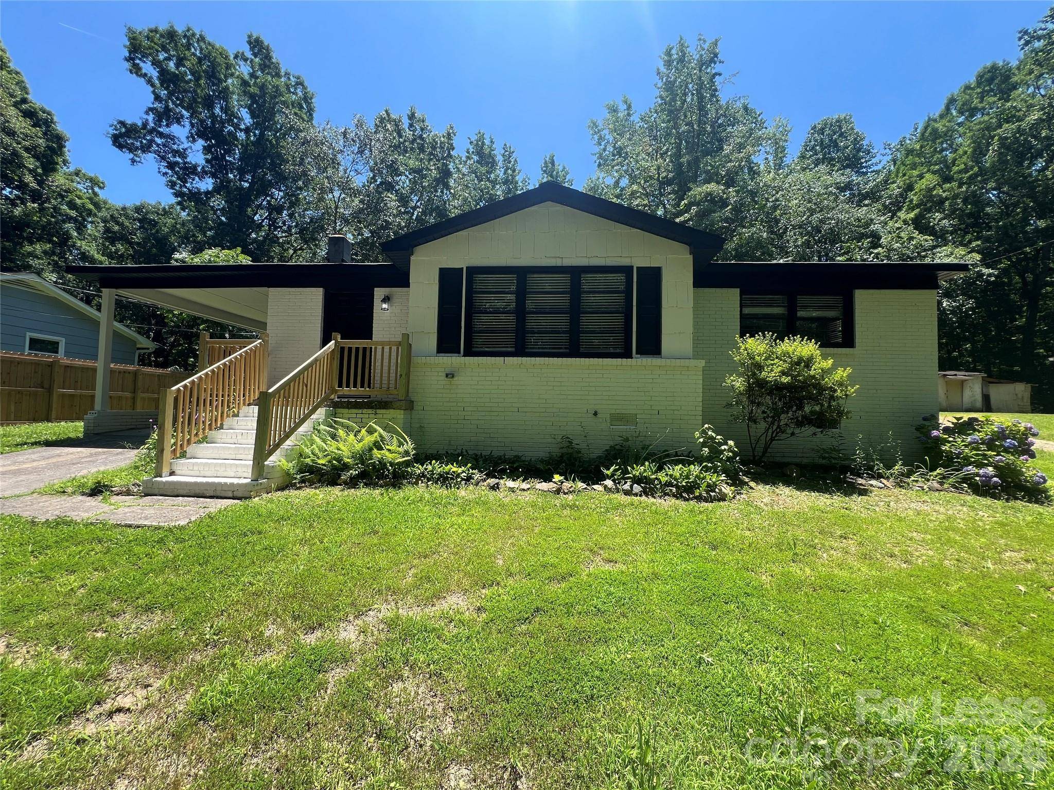 1214 Northwoods DR, Kings Mountain, NC 28086