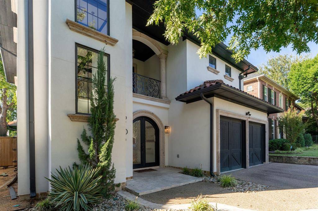 3705 W 5th Street, Fort Worth, TX 76107