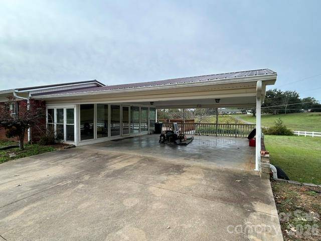292 Old Henrietta RD, Forest City, NC 28043