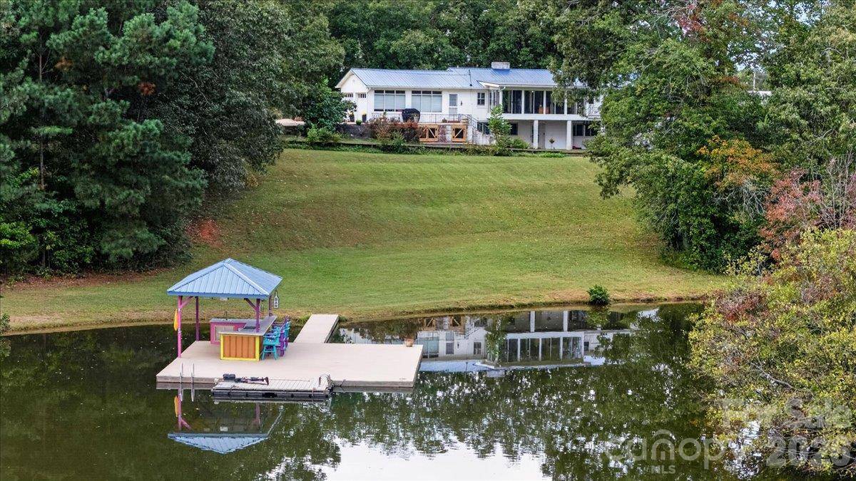 2086 Old Mountain RD, Statesville, NC 28625