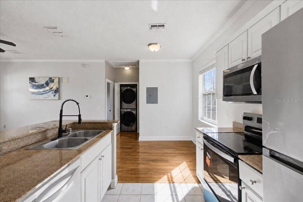341 SOUTHERN PECAN CIR #202, Winter Garden, FL 34787