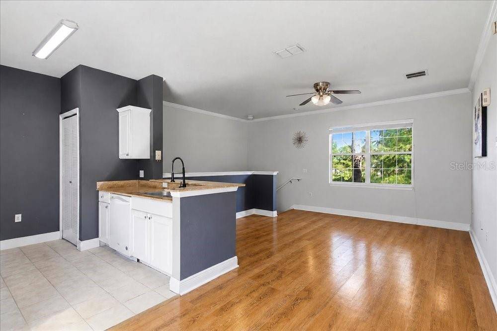 341 SOUTHERN PECAN CIR #202, Winter Garden, FL 34787