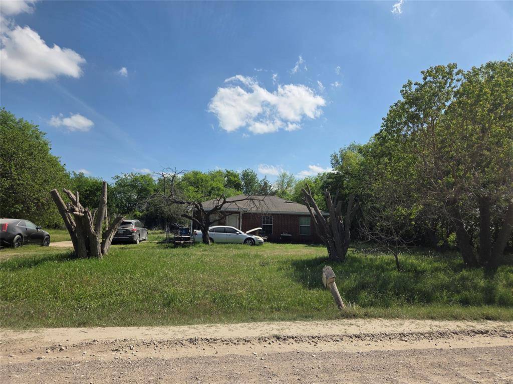 501 W Fannin Street, Rice, TX 75155