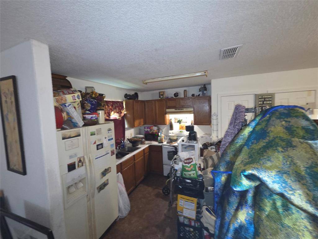 501 W Fannin Street, Rice, TX 75155