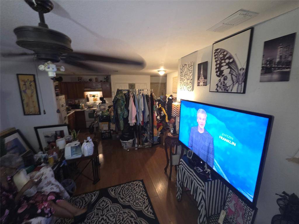 501 W Fannin Street, Rice, TX 75155
