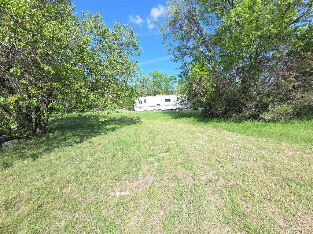 501 W Fannin Street, Rice, TX 75155