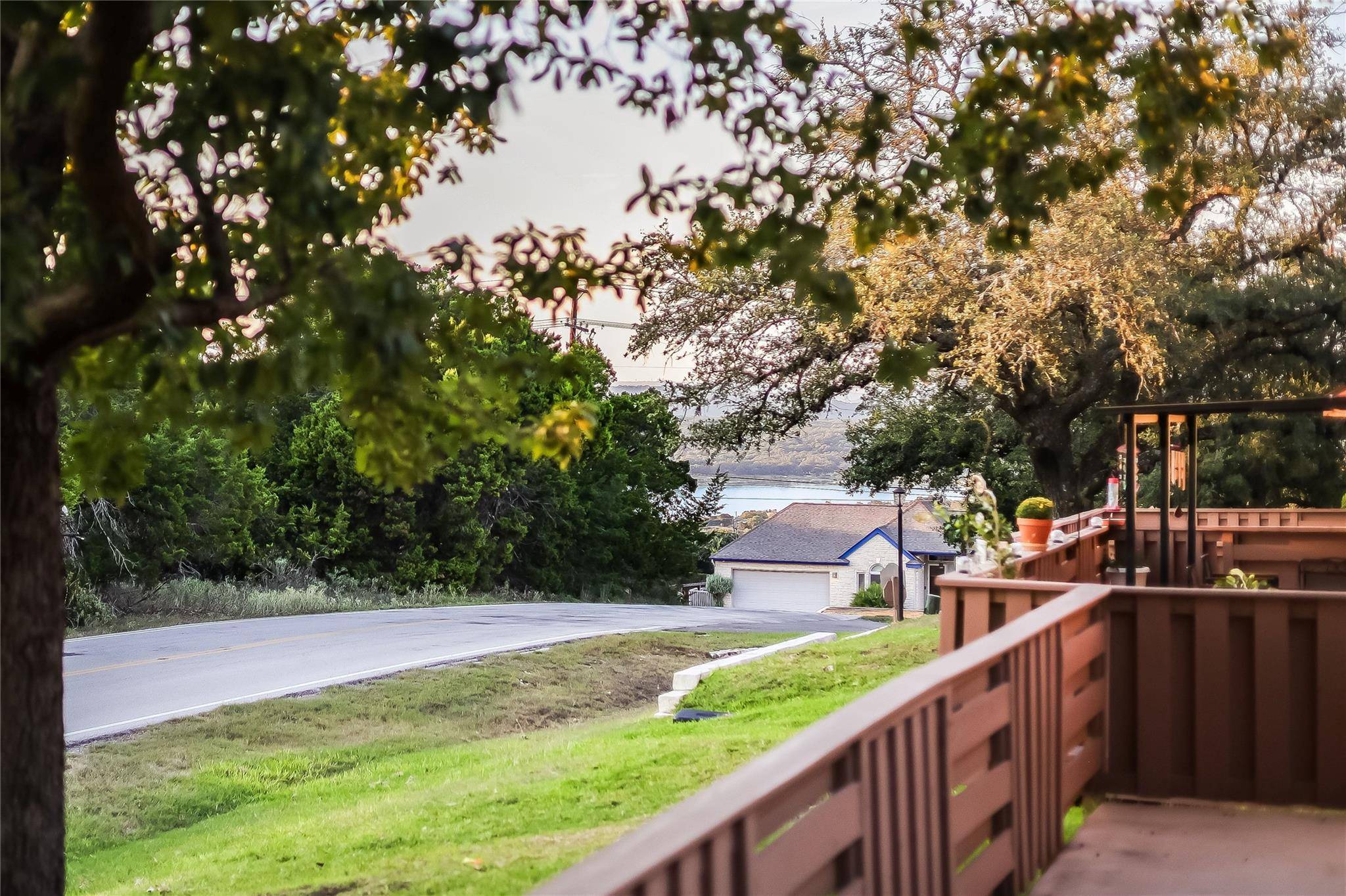 13 Oaks PL, Lago Vista, TX 78645