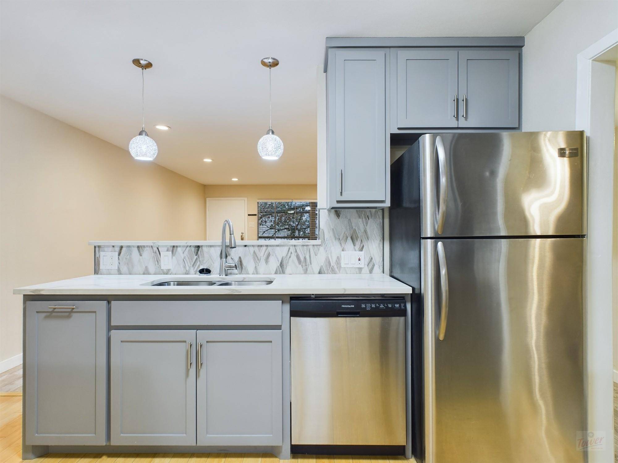 2303 East Side DR #217, Austin, TX 78704