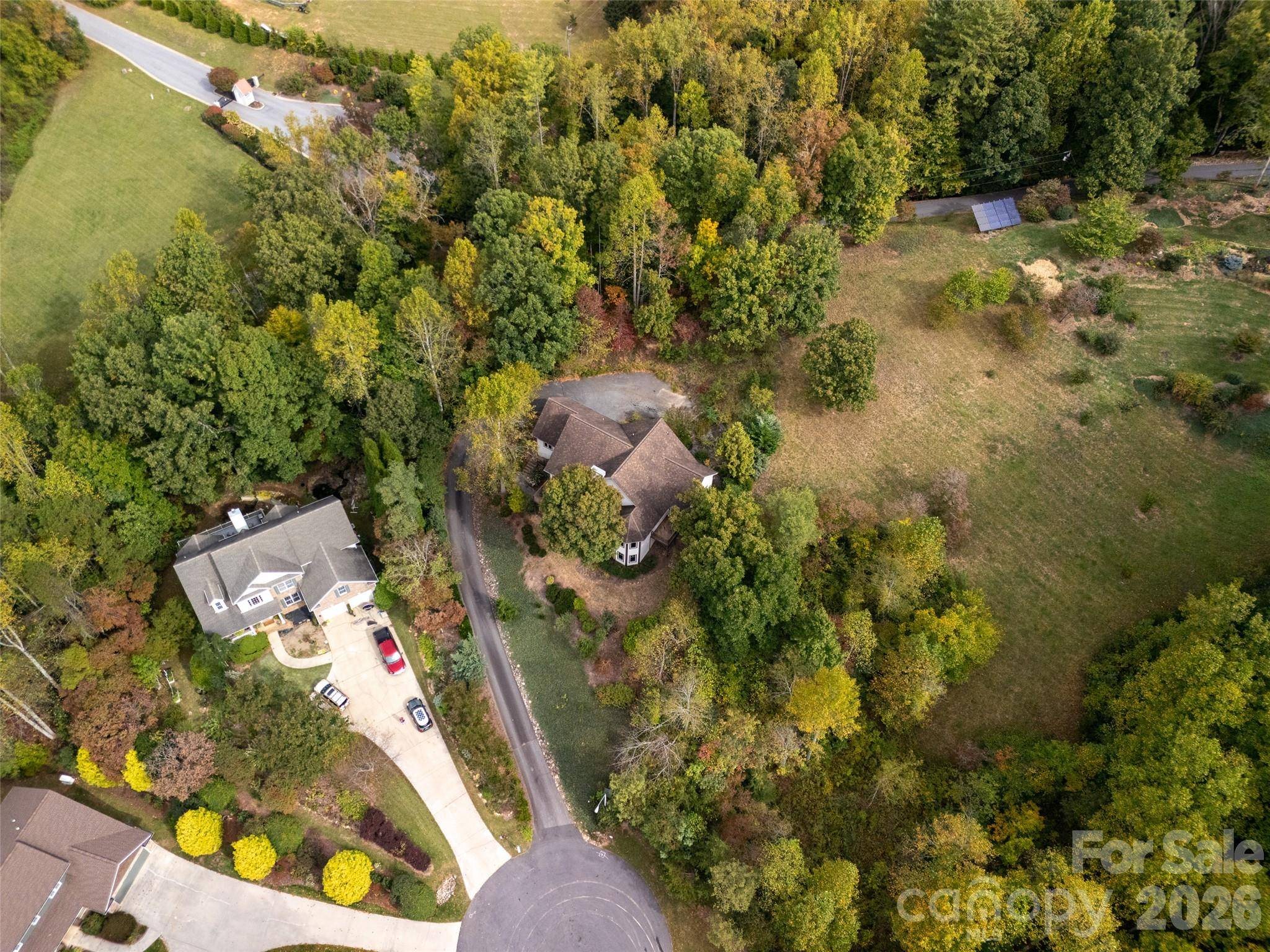 142 Twin Courts DR, Weaverville, NC 28787