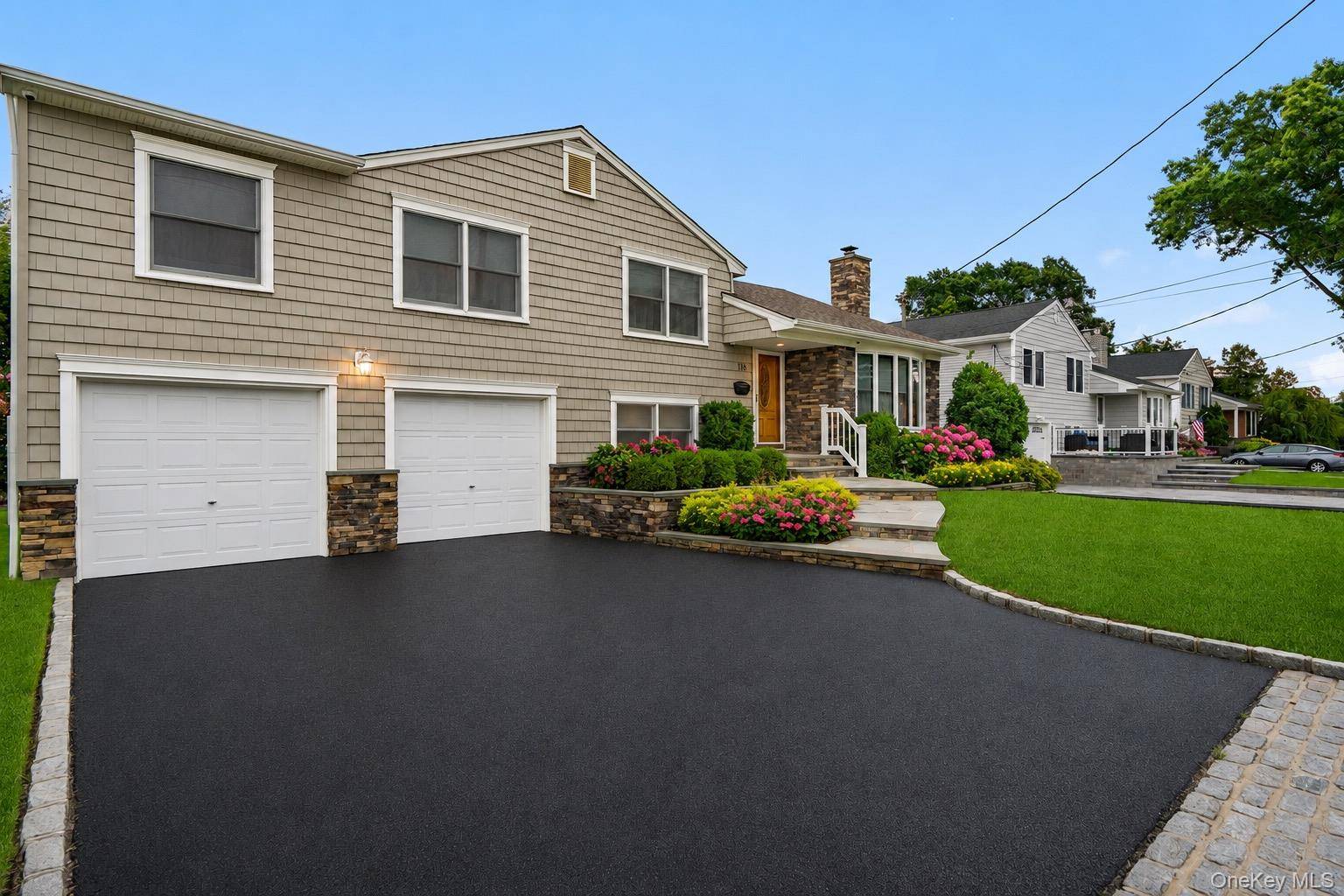 118 Chester AVE, Massapequa Park, NY 11762