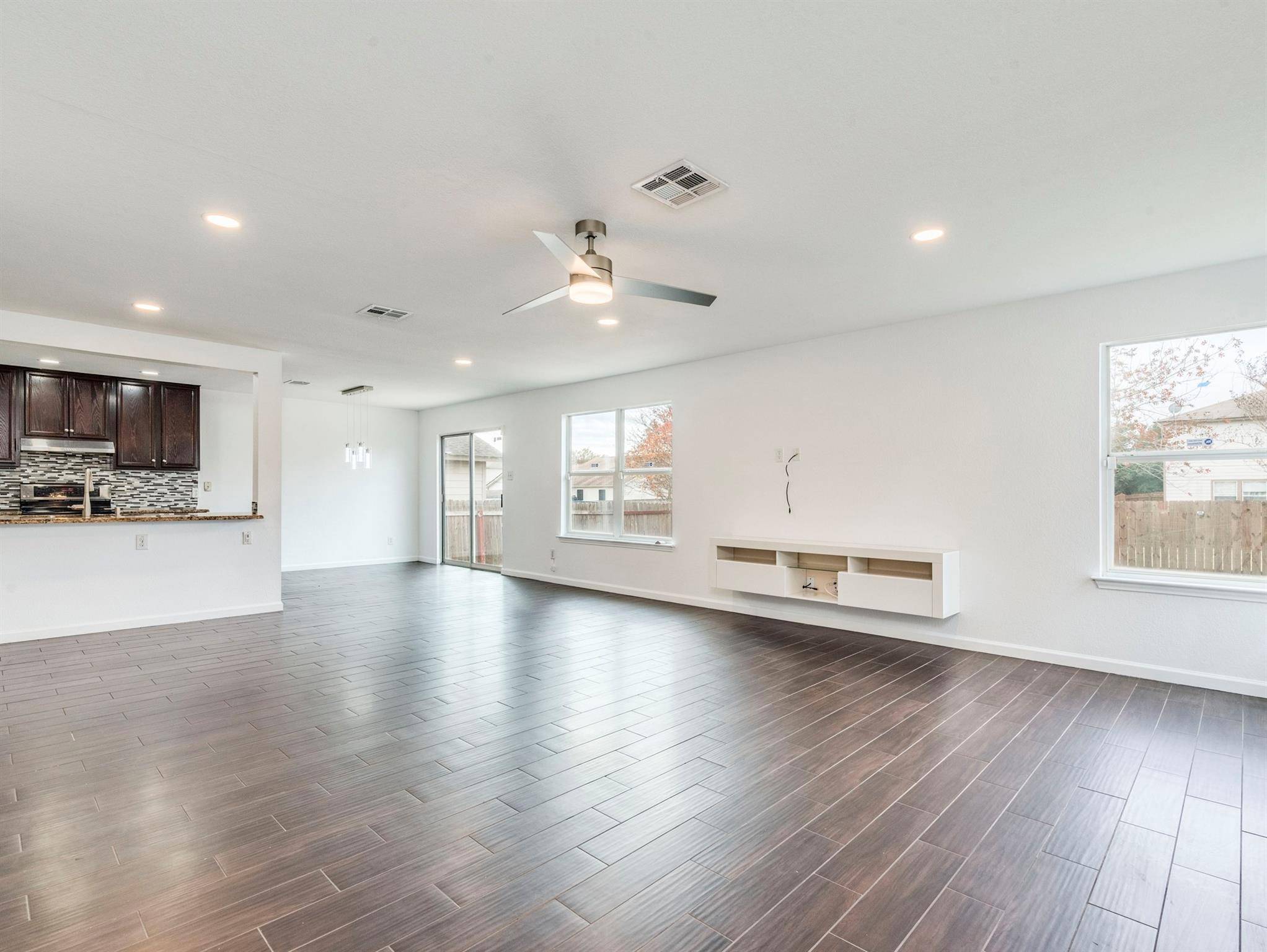 12825 Sexson Ridge CV, Del Valle, TX 78617