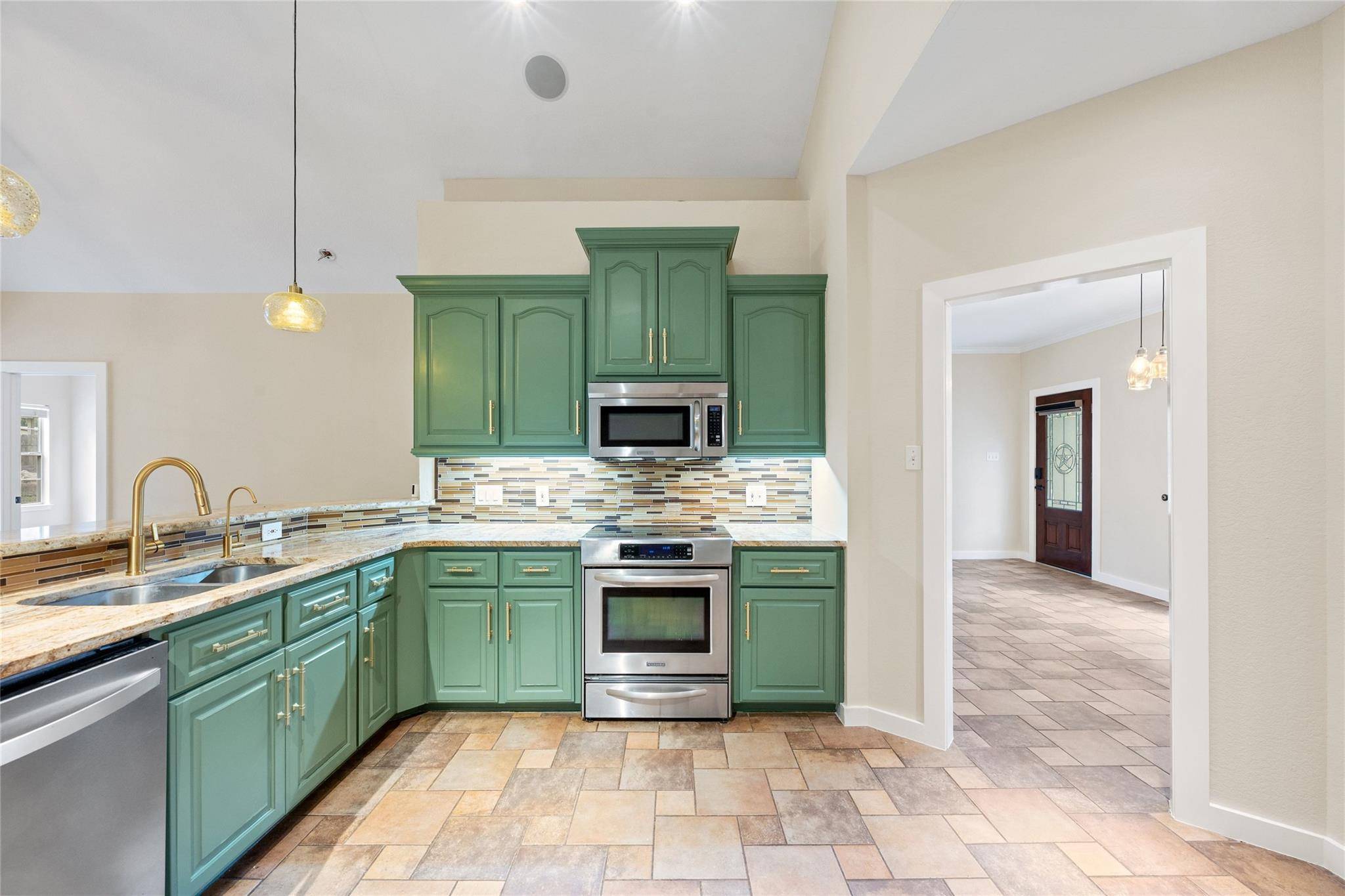 275 W Oak LOOP, Cedar Creek, TX 78612
