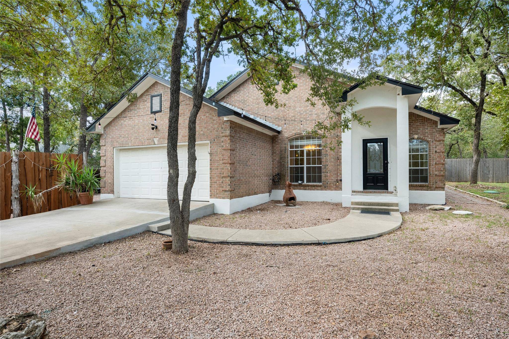 275 W Oak LOOP, Cedar Creek, TX 78612