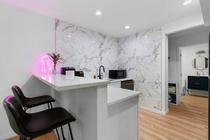 2204 Delcrest DR, Austin, TX 78704