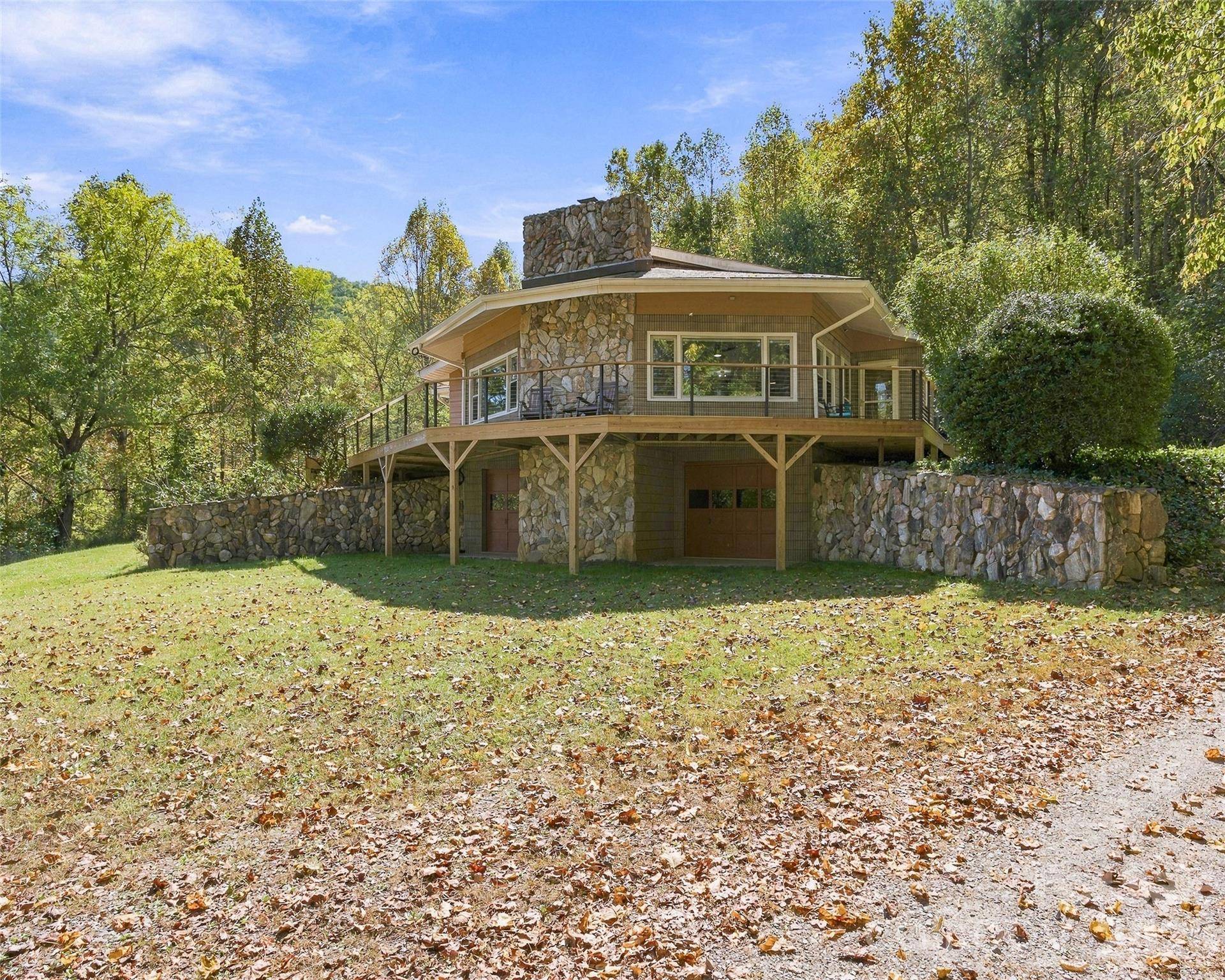 321 Eagles Nest RD, Leicester, NC 28748