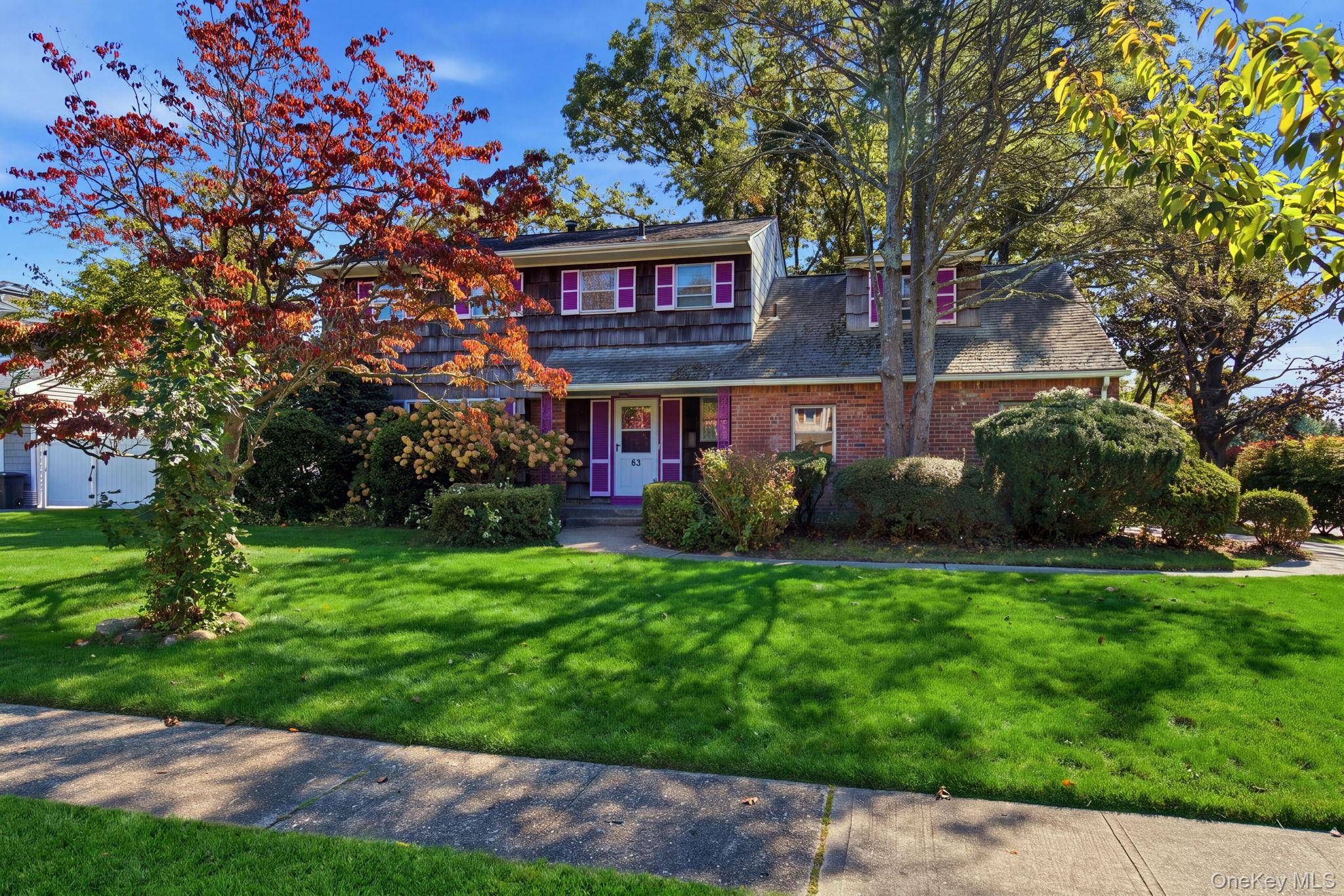 63 Lauren AVE, Dix Hills, NY 11746