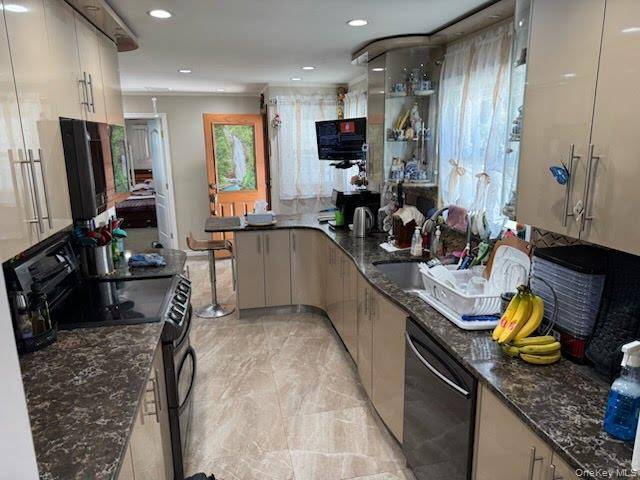 134 Baltimore AVE, Massapequa, NY 11758