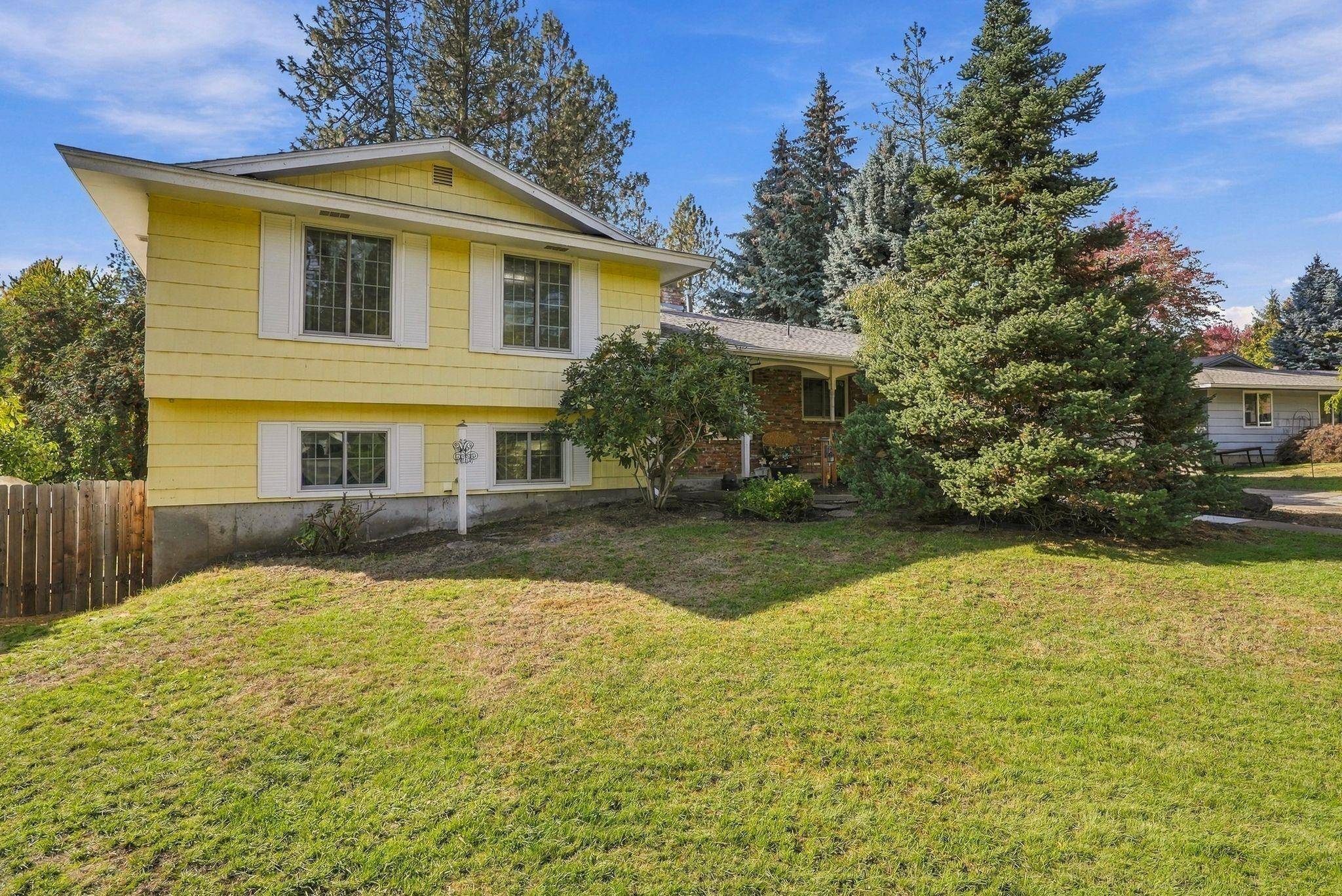4926 W Fernwood Ct, Spokane, WA 99208