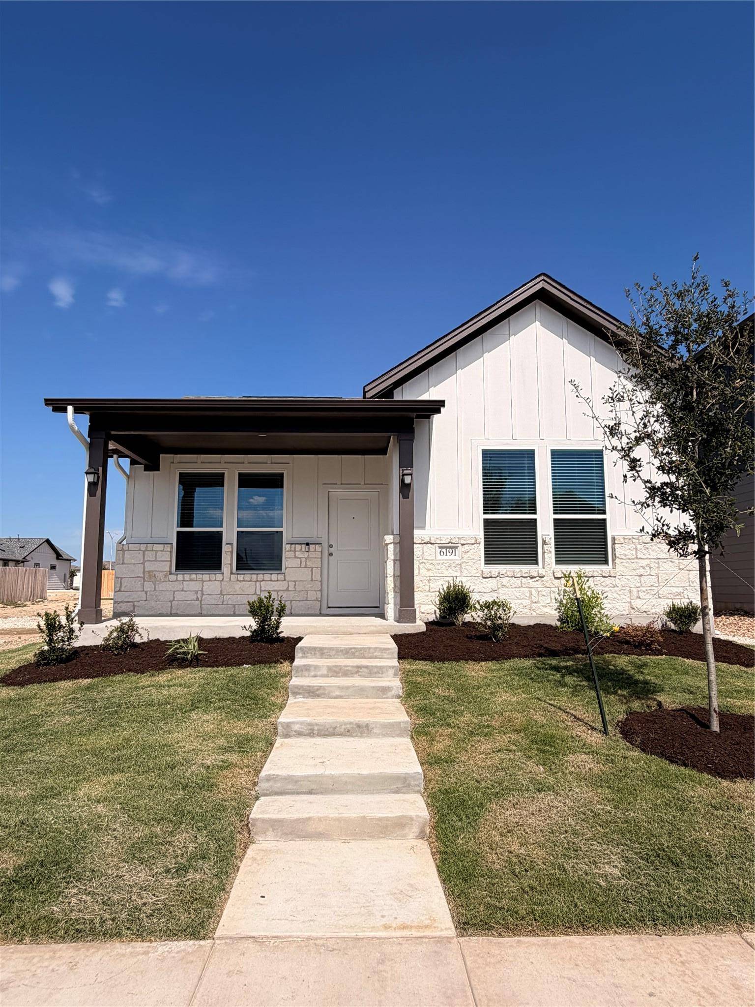 6191 Marsh LN, Buda, TX 78610