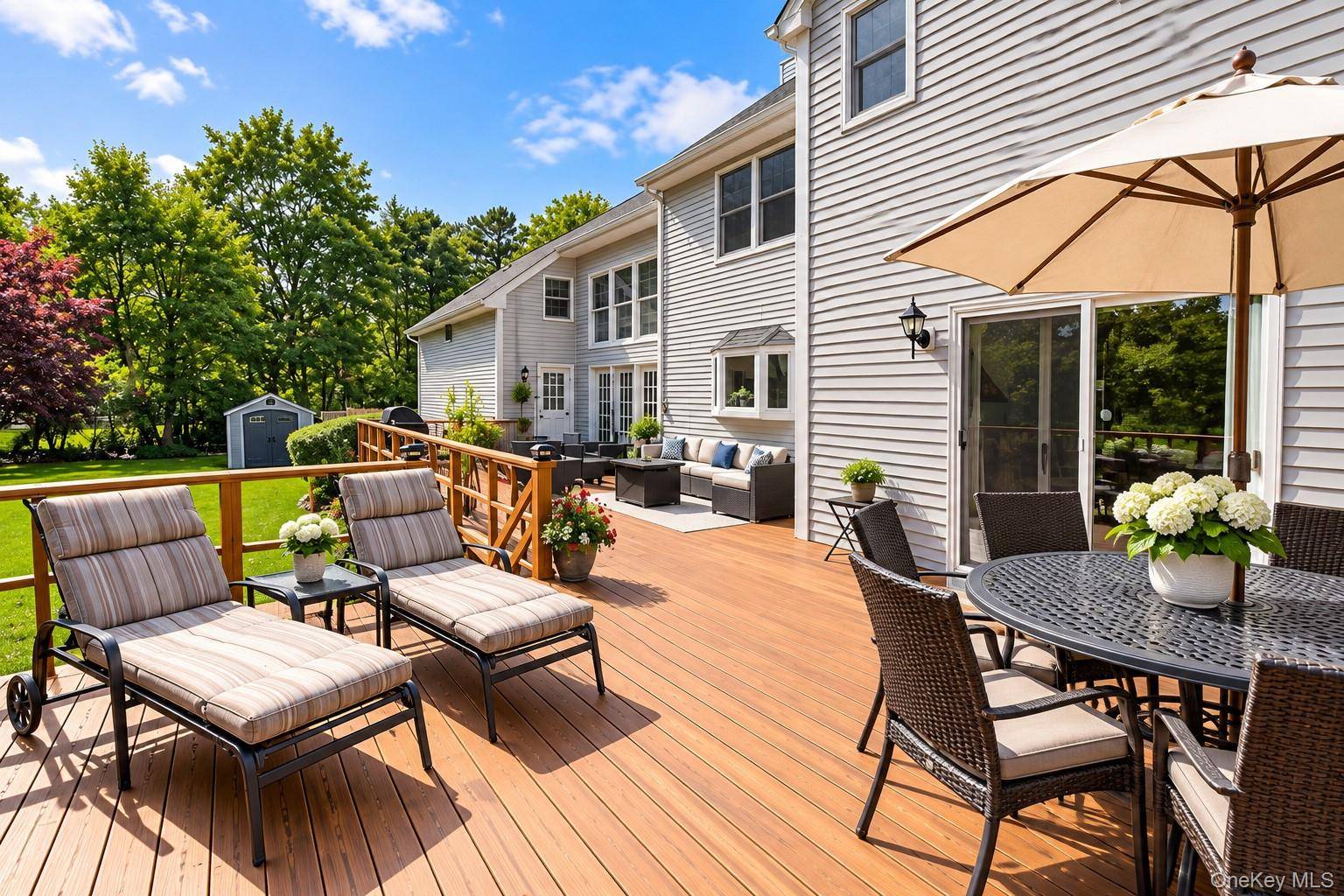15 Deer Meadow RUN, Brookhaven, NY 11719