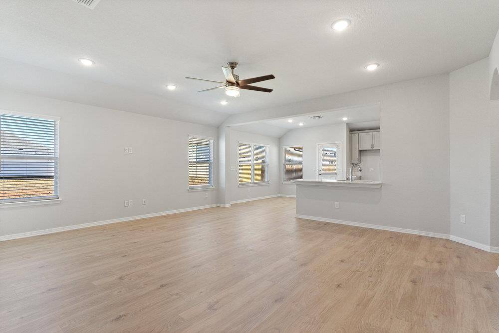 280 Pale Horse BND, Buda, TX 78610