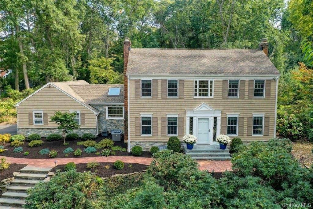 6 Mill River RD, East Setauket, NY 11733