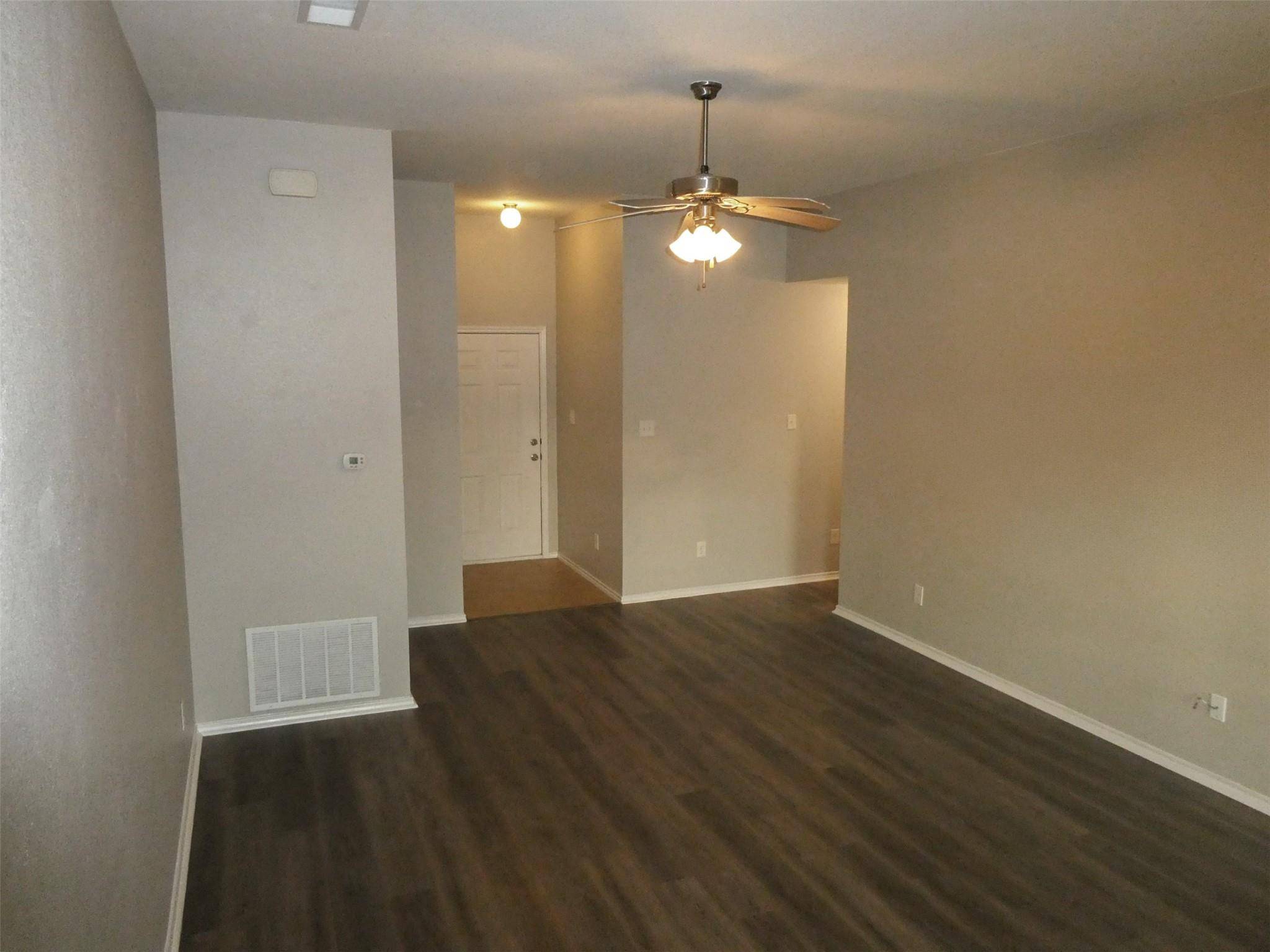 113 SOAPSTONE DR, Jarrell, TX 76537