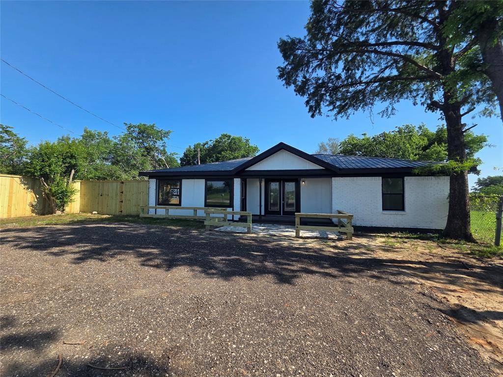 912 W Main Street, Quinlan, TX 75474
