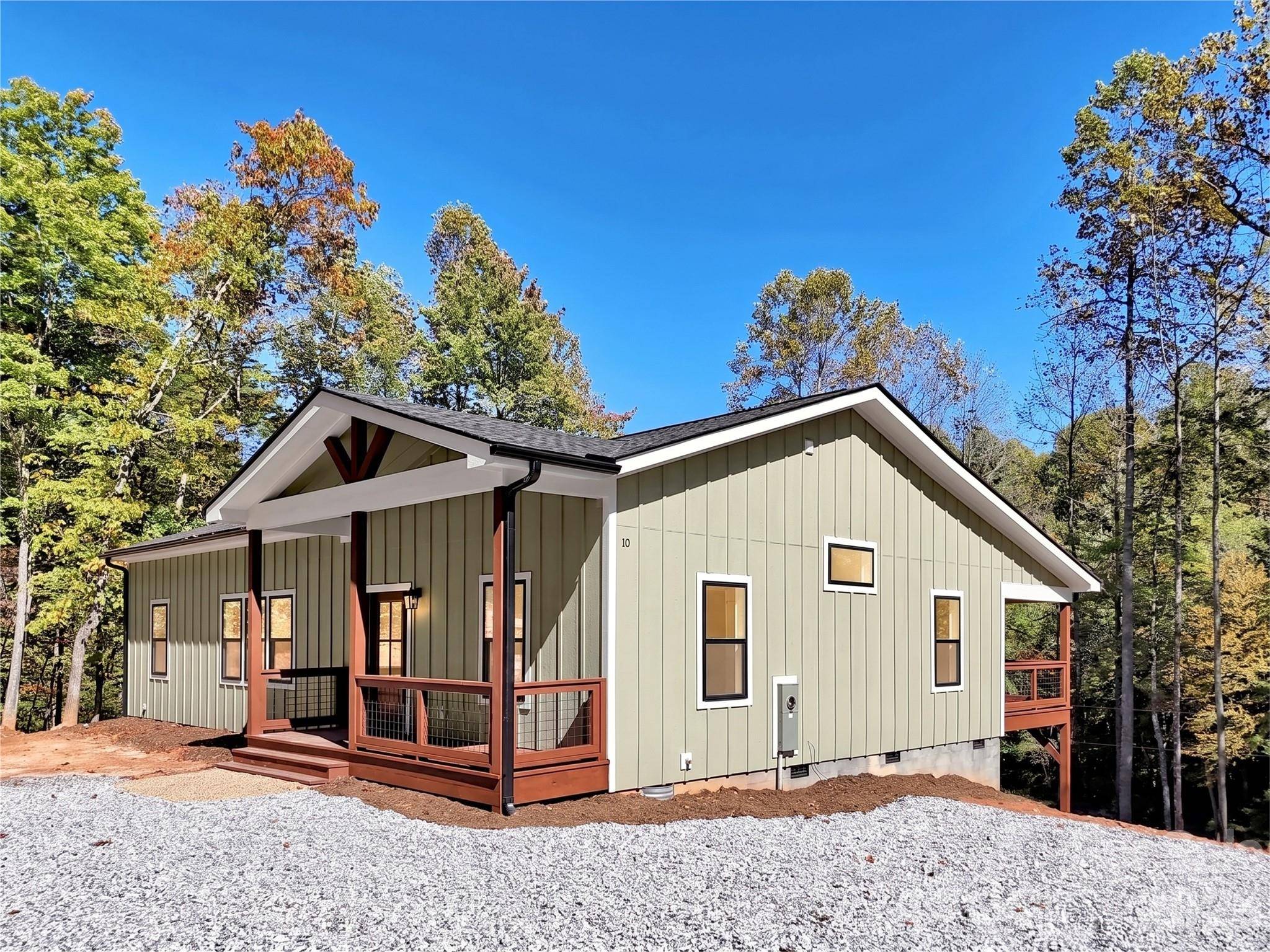 108 Payne DR, Zirconia, NC 28790