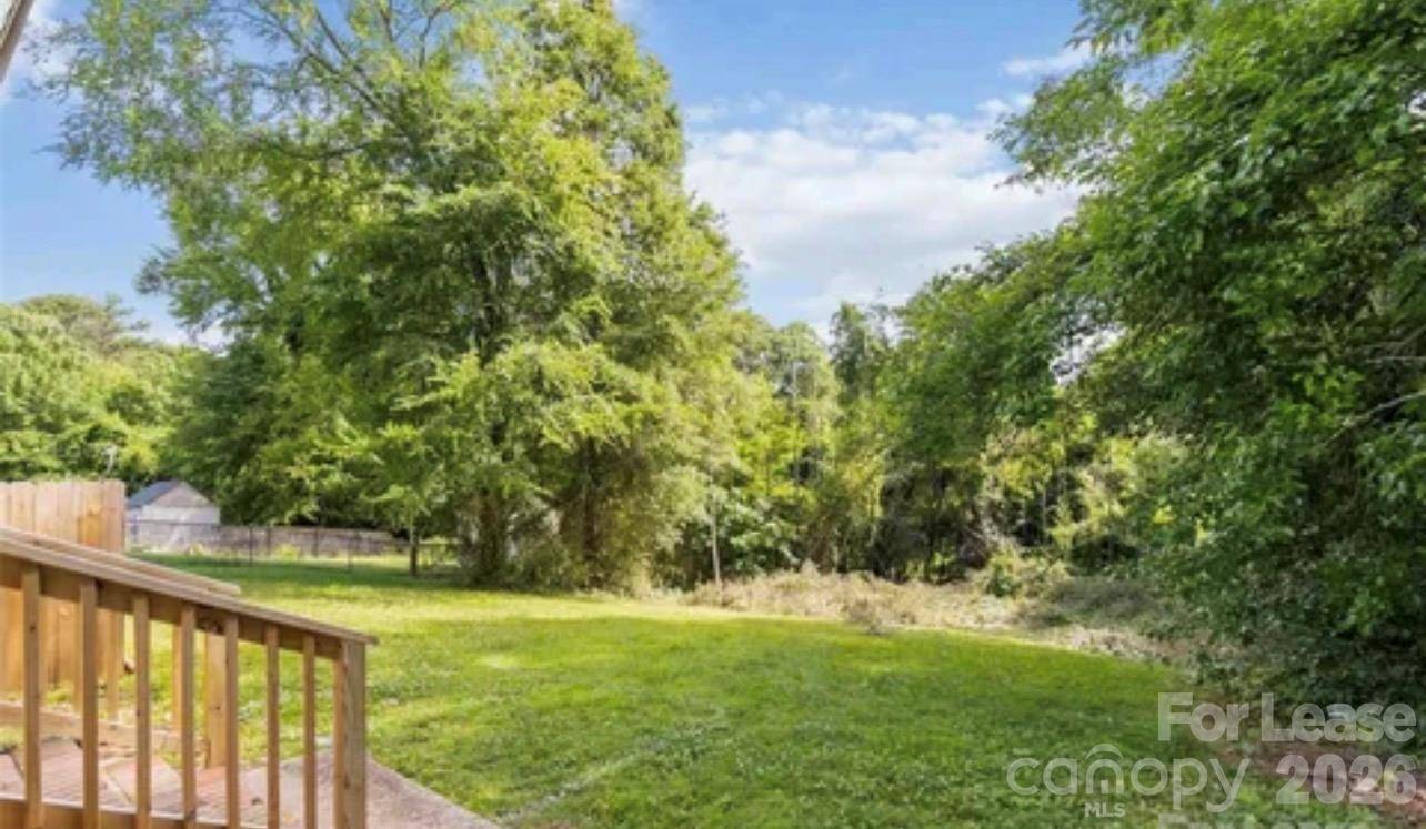 1022 Delmar LN, Charlotte, NC 28217