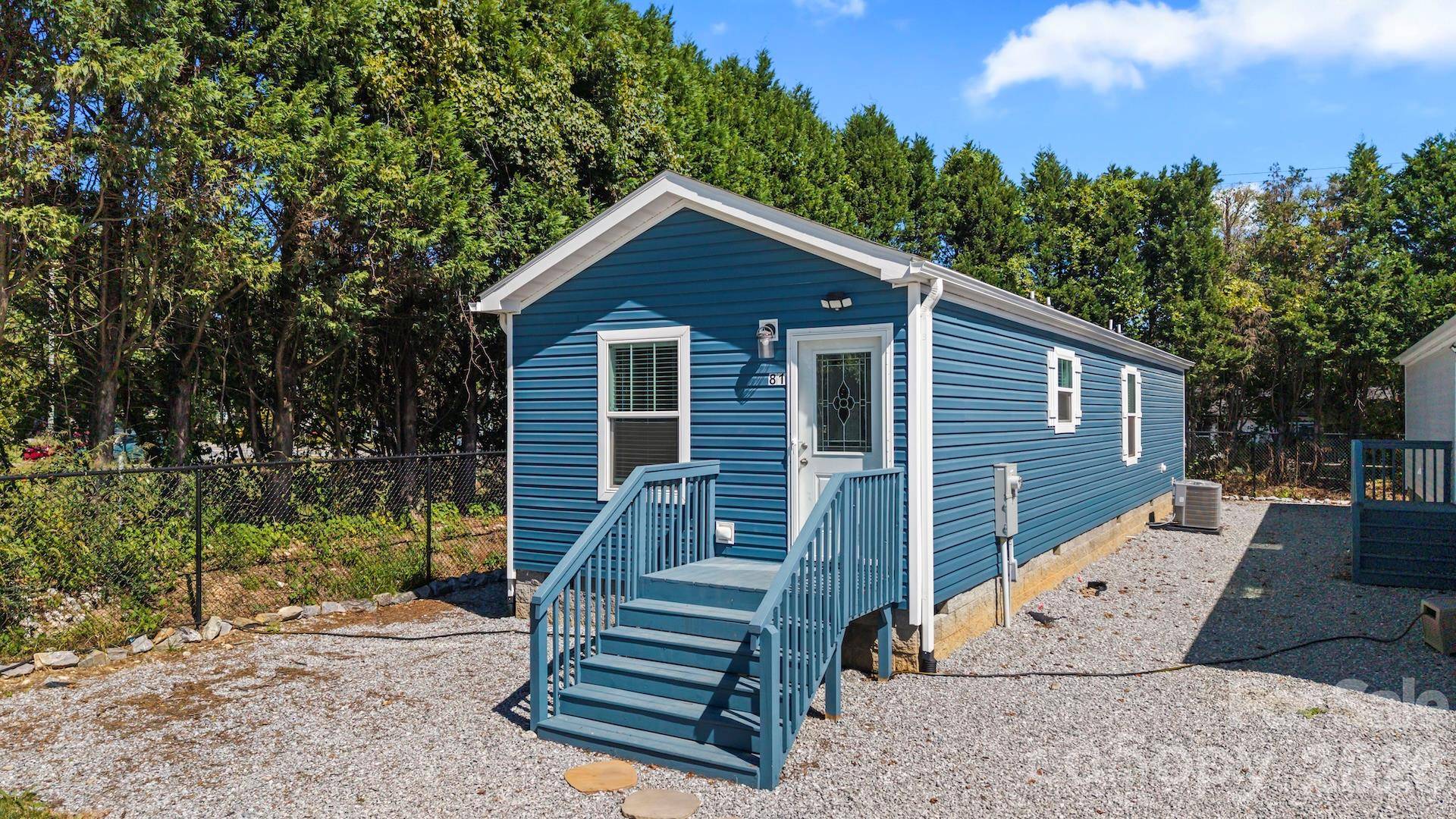 81 Yuken PL, Hendersonville, NC 28792