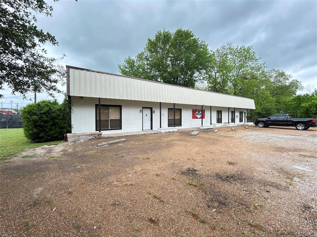 1021 Park Street, Commerce, TX 75428