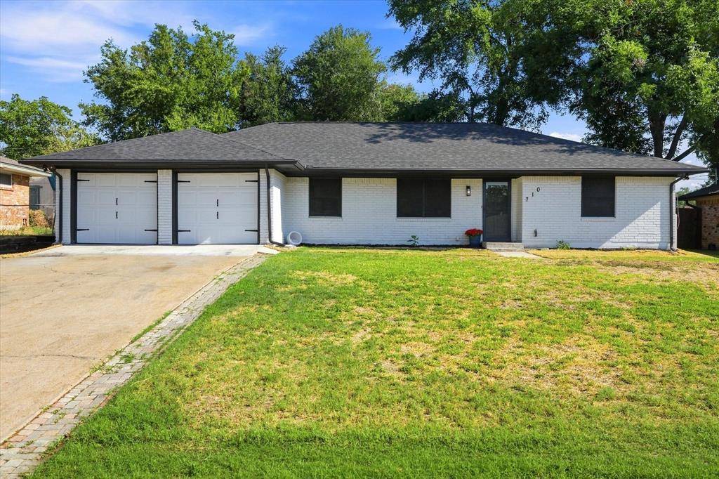 710 Greenland Way, Grand Prairie, TX 75050