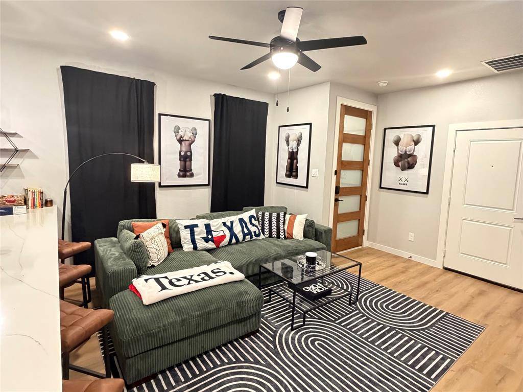 1650 Hudspeth Avenue, Dallas, TX 75216