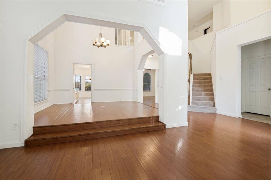 3925 Silver Meadow Lane, Grand Prairie, TX 75052