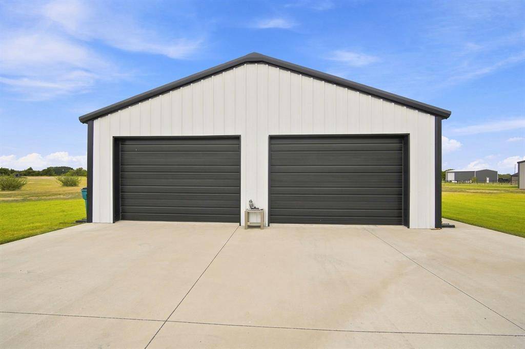 140 Lone Elm Road, Waxahachie, TX 75167