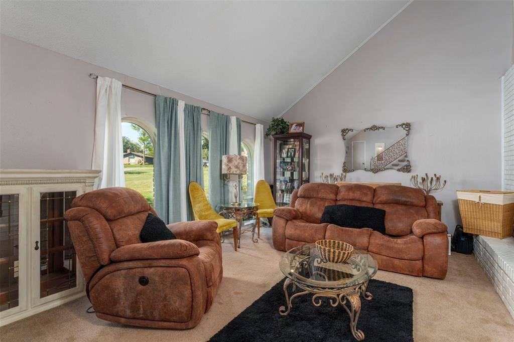 1803 Arrowhead Drive, Pantego, TX 76013