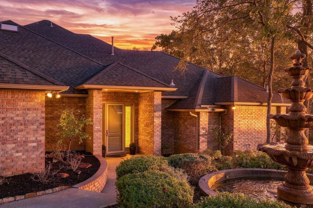 2119 N Fielder Road, Arlington, TX 76012