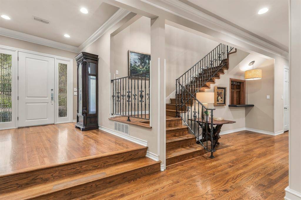 2119 N Fielder Road, Arlington, TX 76012