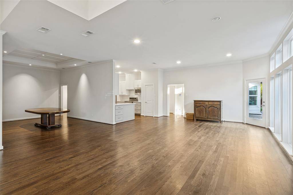 7338 Lane Park Drive, Dallas, TX 75225