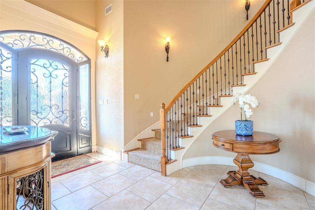 1903 Harbor Lakes Drive, Granbury, TX 76048