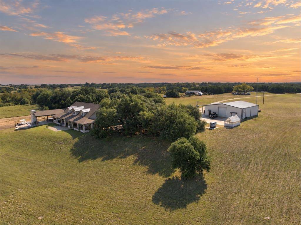 2704 Fm 2490, Clifton, TX 76634